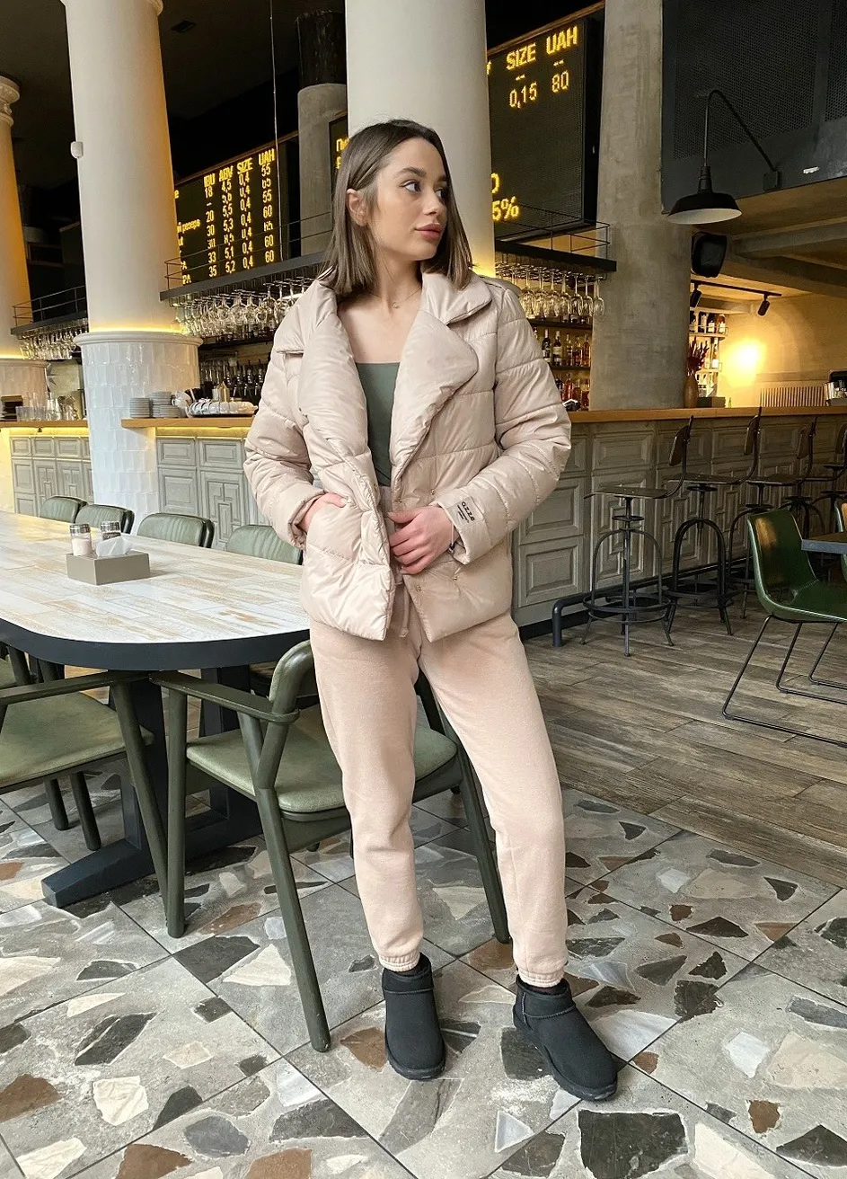 Бежевая демисезонная куртка из болоньи CHICLY