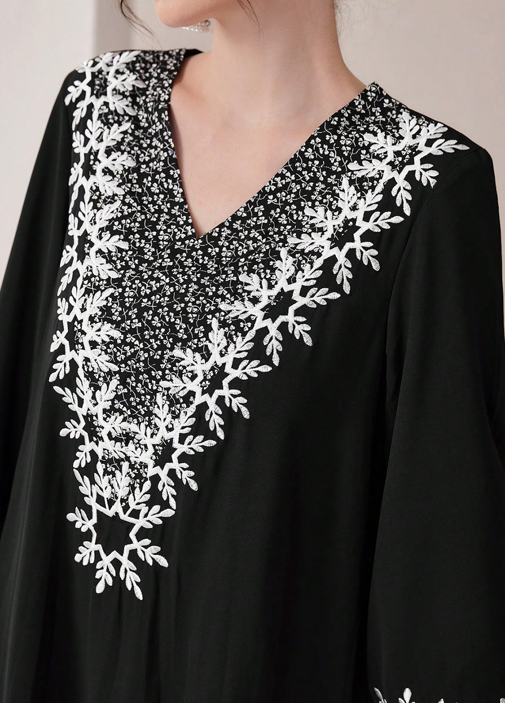 Черное кэжуал платье а-силуэт SHEIN с цветочным принтом