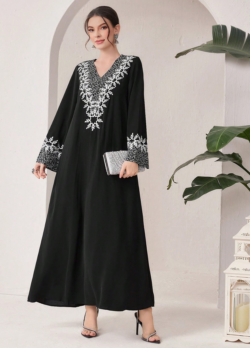 Черное кэжуал платье а-силуэт SHEIN с цветочным принтом