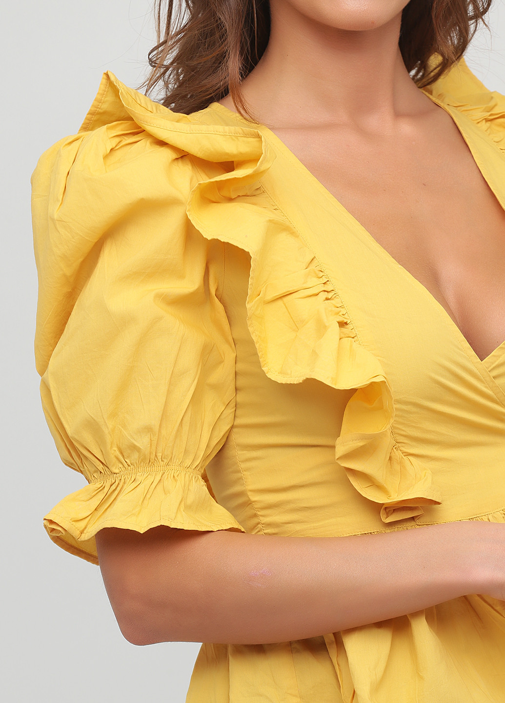 Желтая летняя блуза на запах Monki