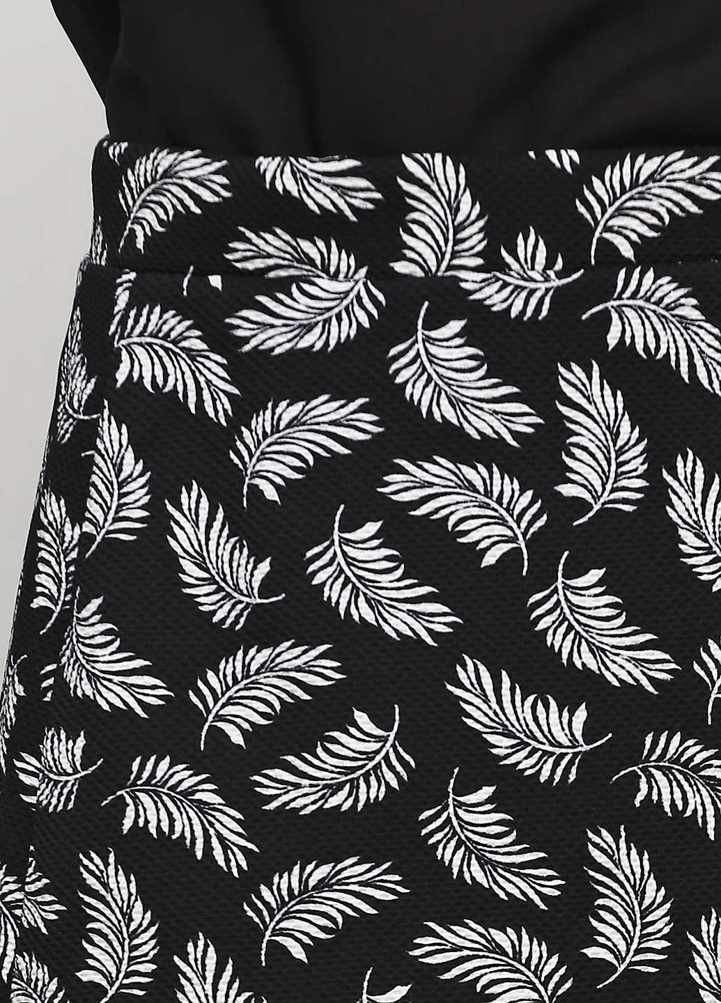 Черно-белая кэжуал с рисунком юбка H&M а-силуэта (трапеция)