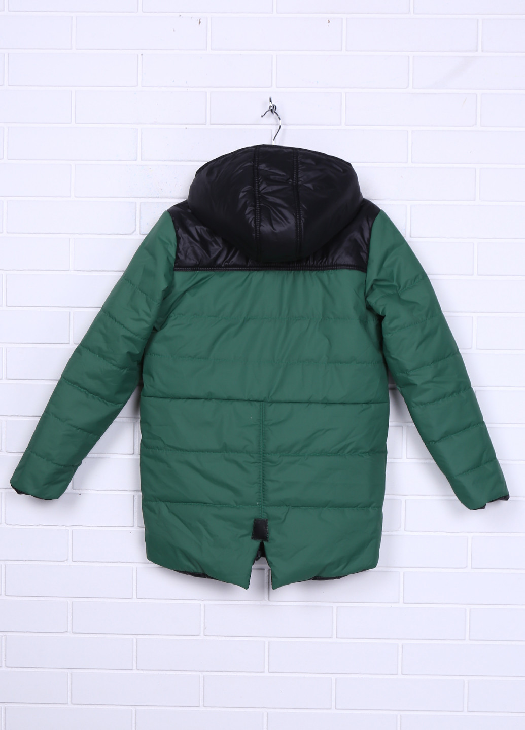 Зеленая демисезонная куртка Одягайко
