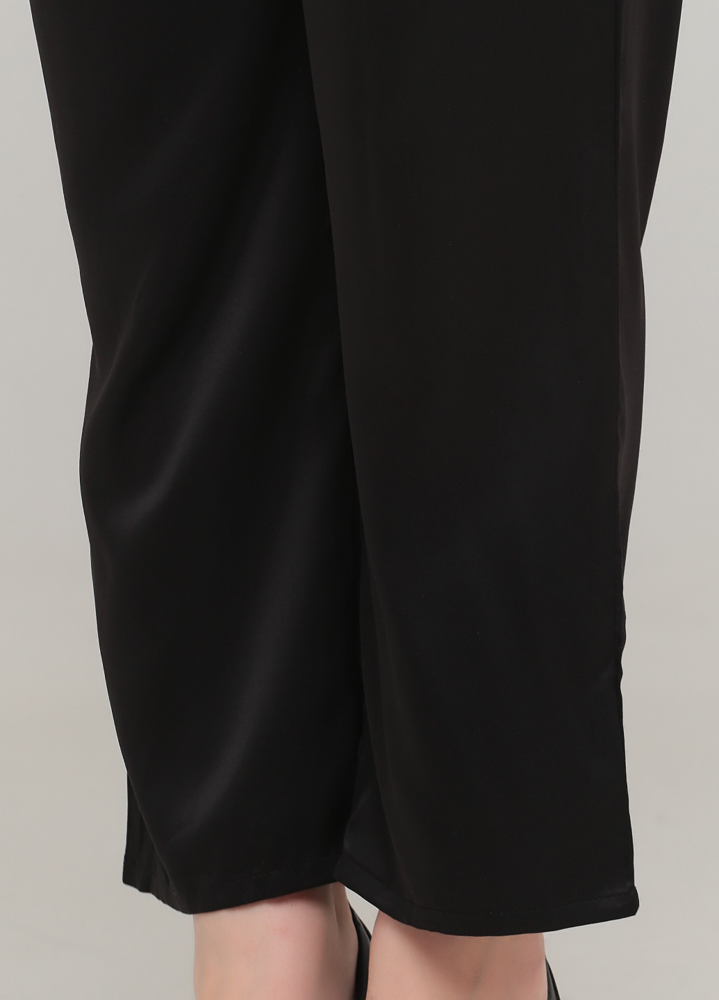 Черные кэжуал демисезонные укороченные, прямые брюки Pour Moi