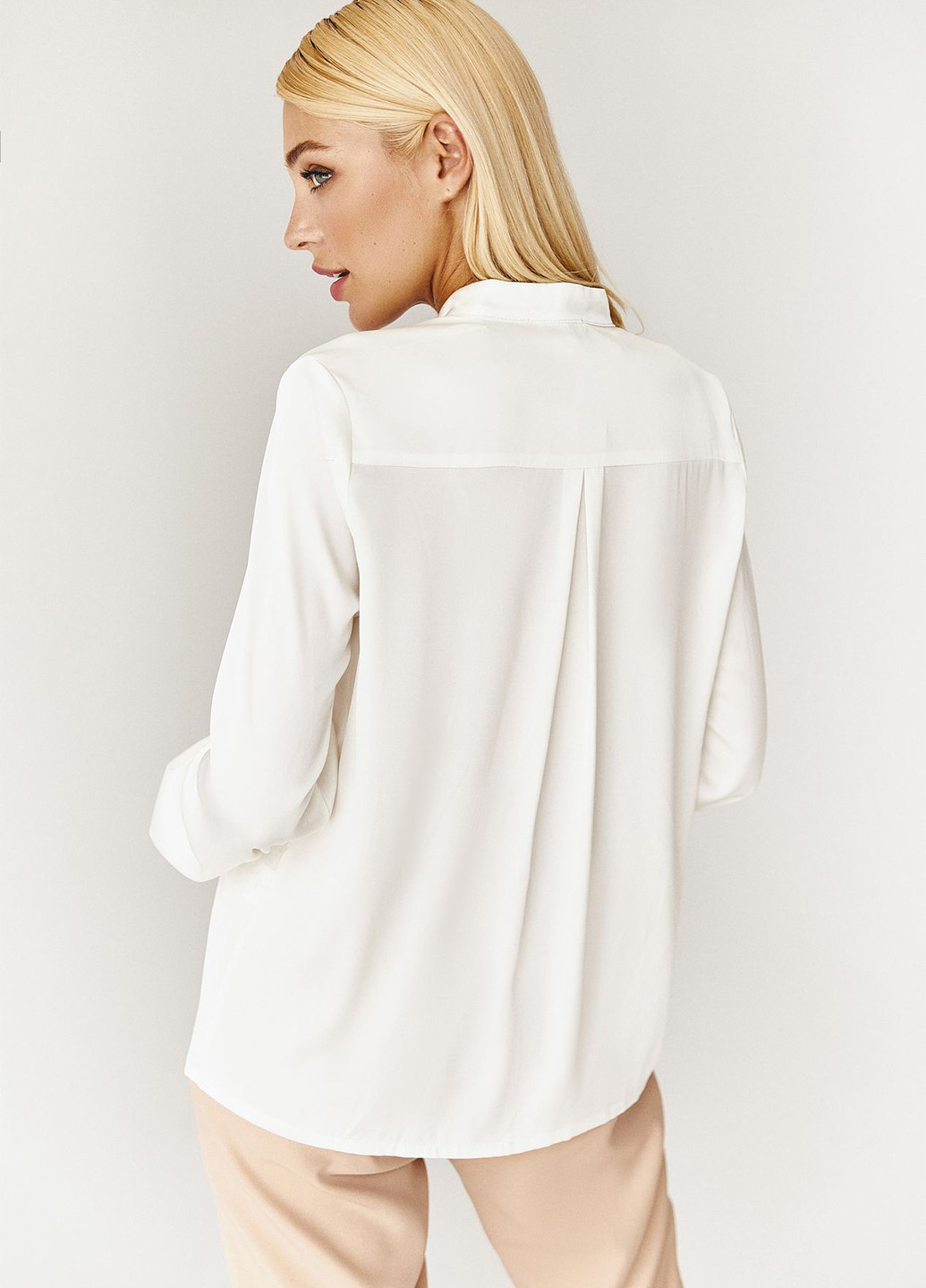 Молочная демисезонная блуза Vovk