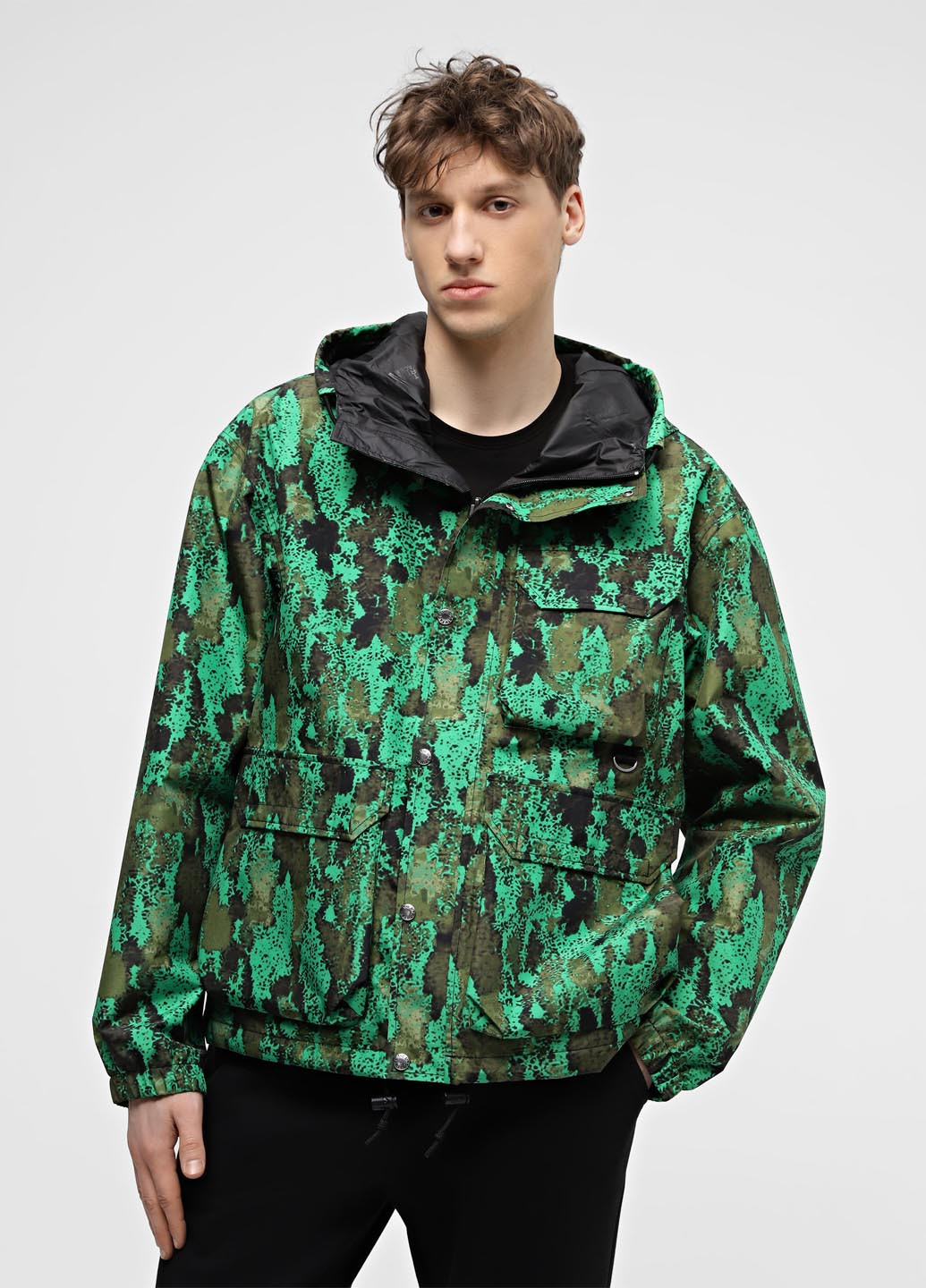 Зелена демісезонна вітровка The North Face