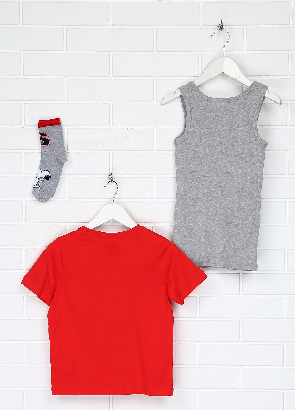 Серо-красный демисезонный комплект (майка, футболка, носки) Pepperts