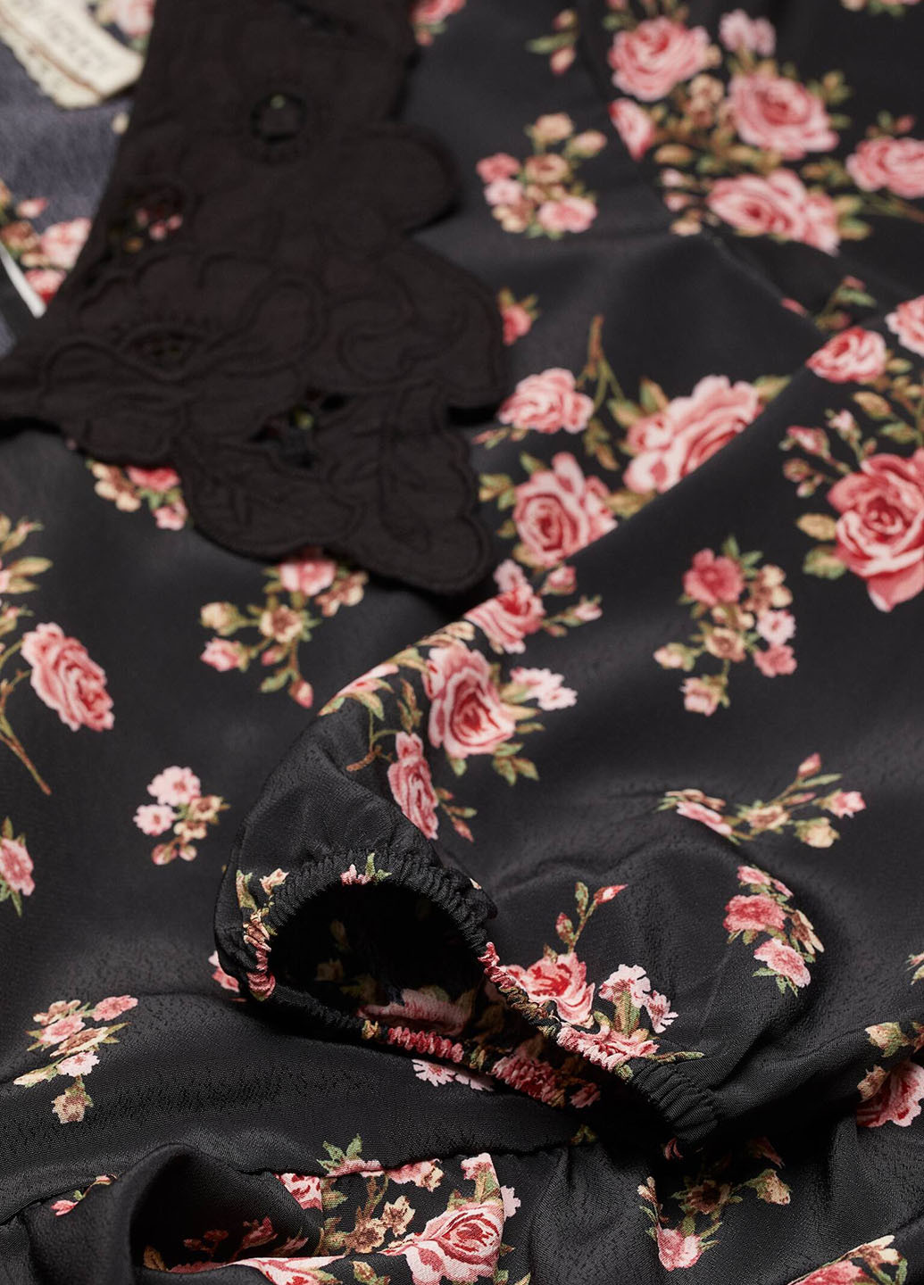 Черное кэжуал платье а-силуэт H&M с цветочным принтом