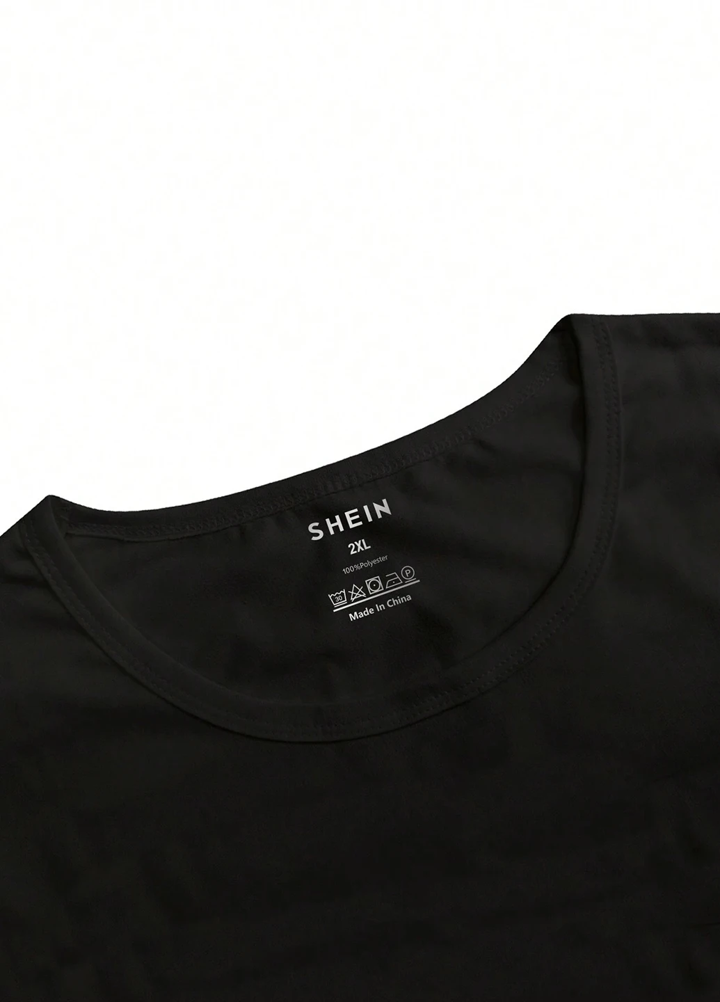 Черная футболка SHEIN