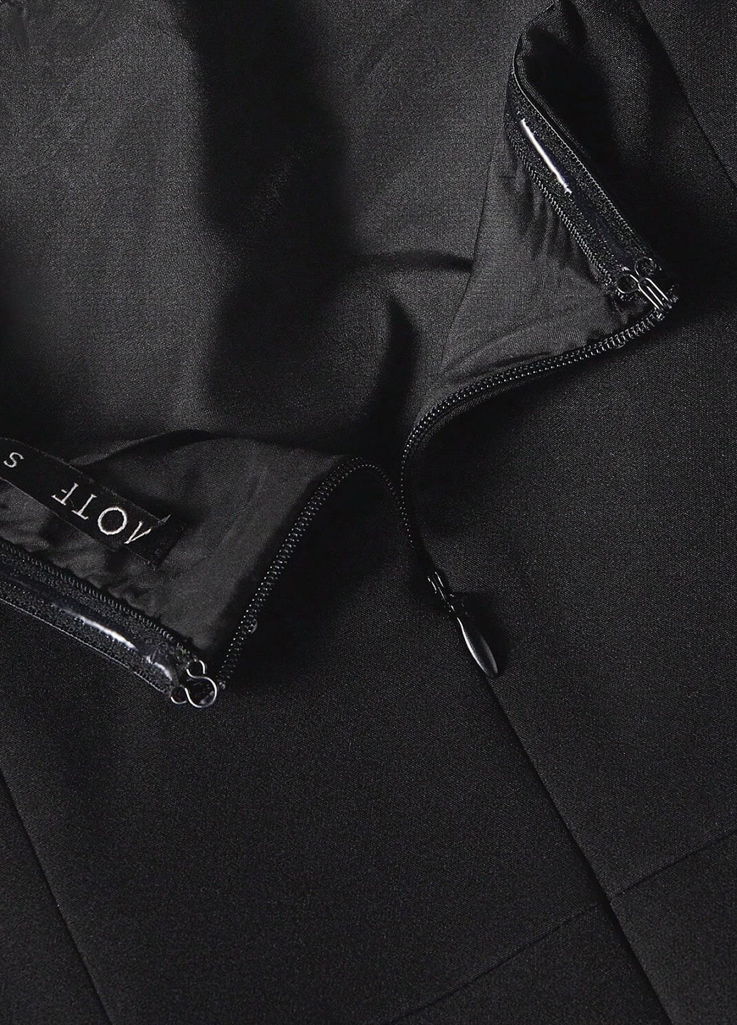 Чорна коктейльна, вечірня сукня з відкритими плечима SHEIN однотонна