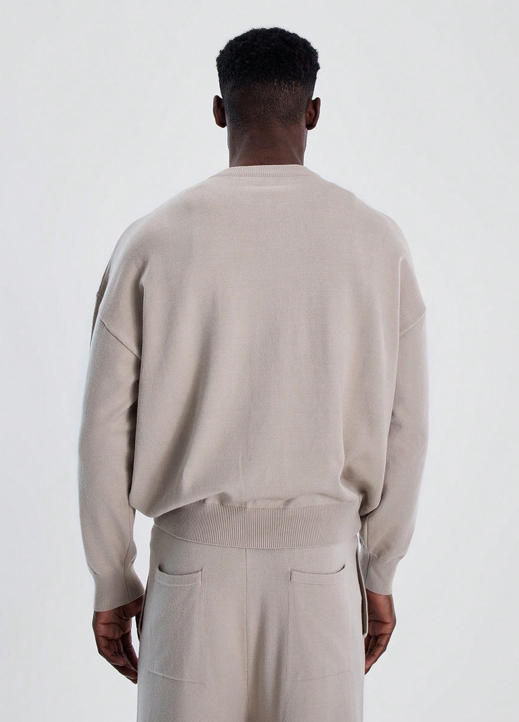 Светло-бежевый свитшот SHEIN однотонный без декора (347152467)