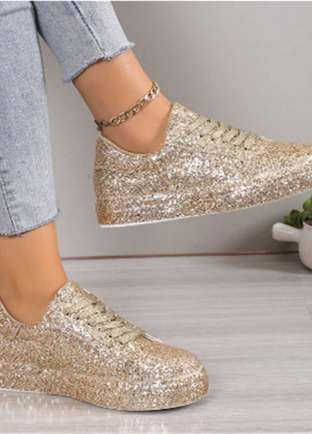 Золоті кросівки SHEIN