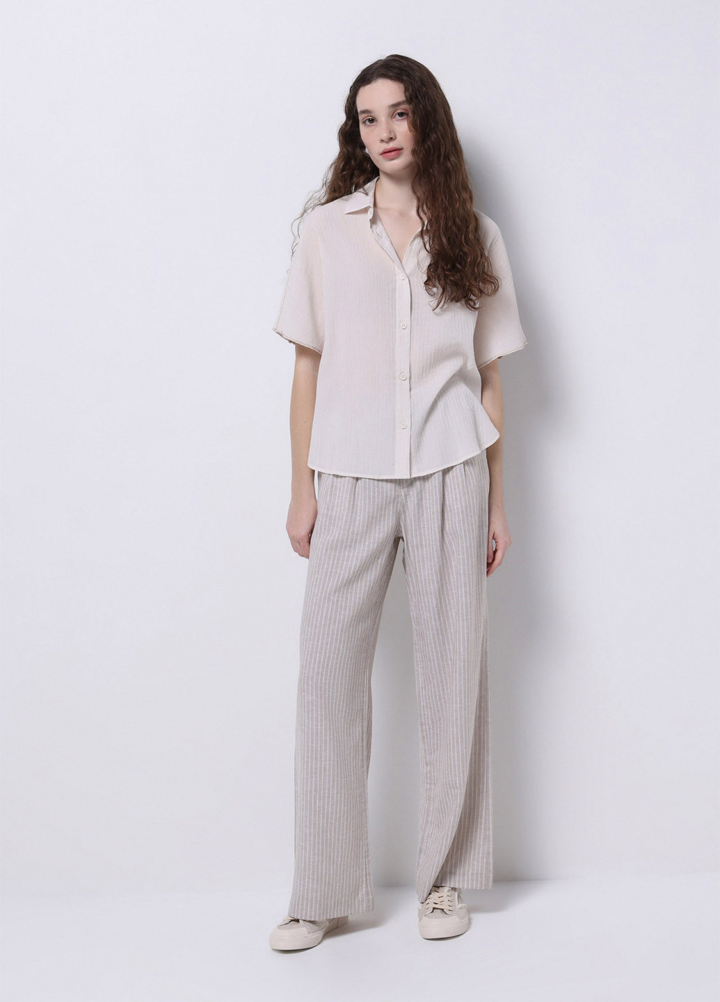 Молочная кэжуал рубашка однотонная Colin's