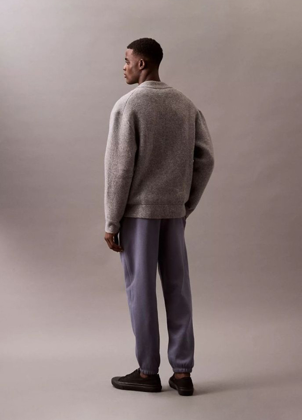 Серые спортивные демисезонные джоггеры брюки Calvin Klein