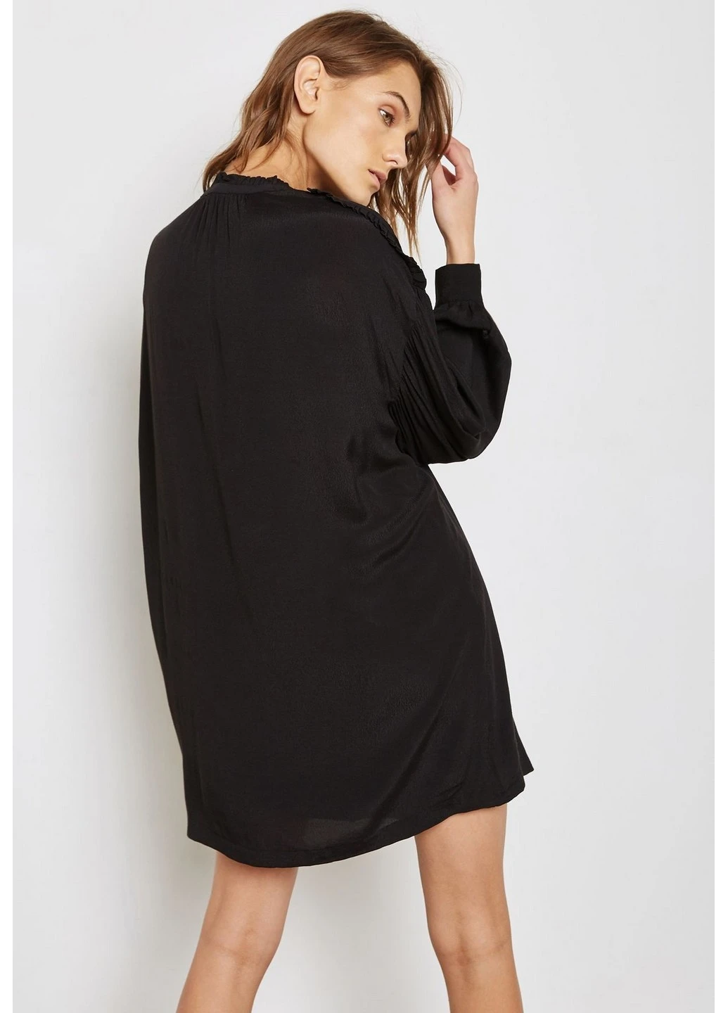 Черное кэжуал платье Mango однотонное