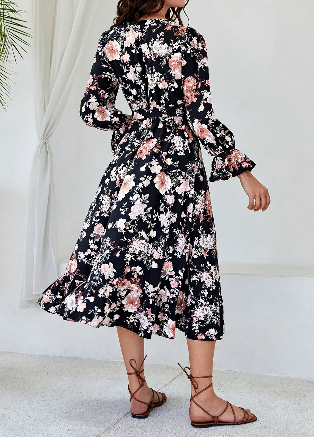 Чорна кежуал сукня кльош, на запах SHEIN троянди