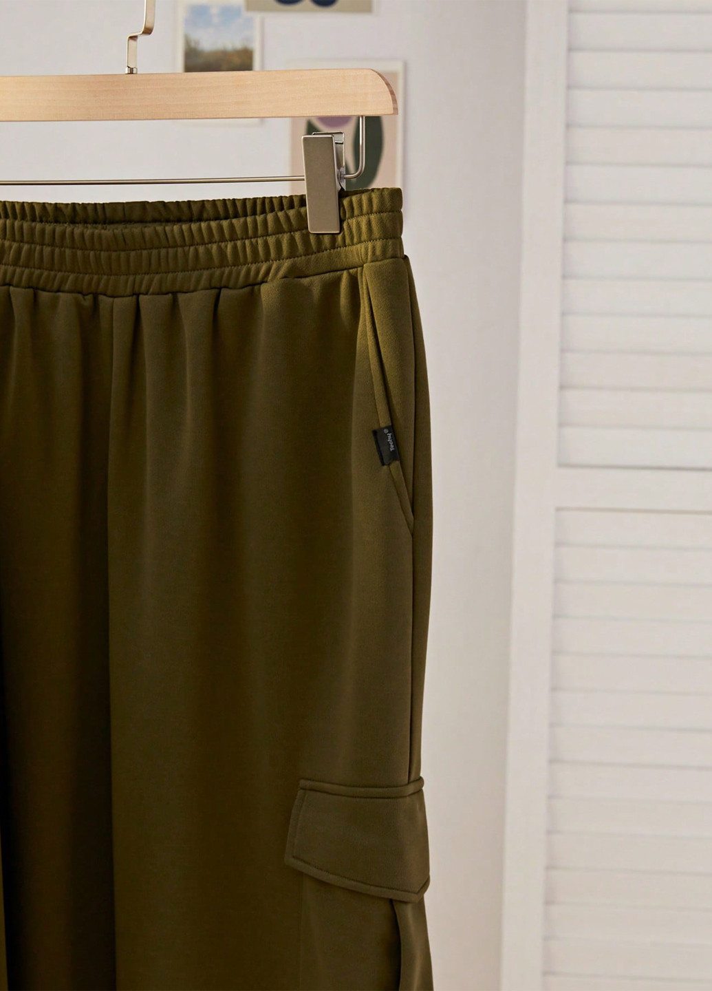 Оливковый (хаки) демисезонный костюм (свитшот, брюки) брючный Manfinity