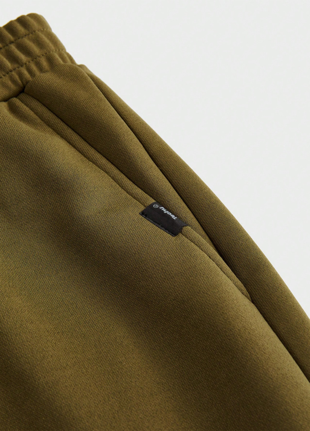 Оливковый (хаки) демисезонный костюм (свитшот, брюки) брючный Manfinity