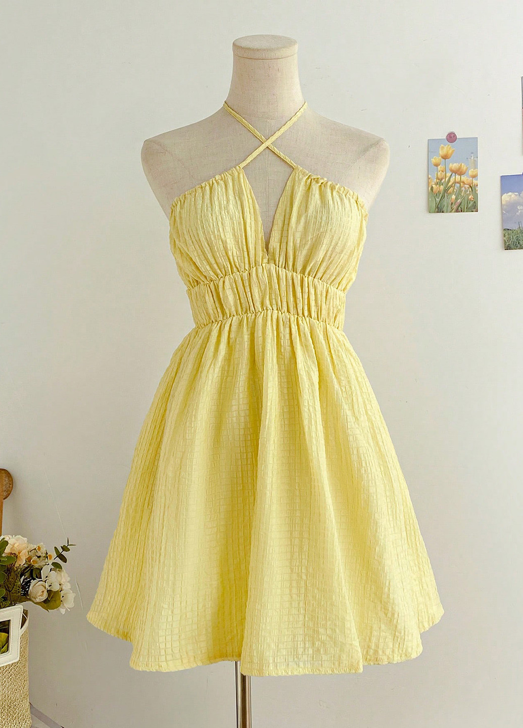 Желтое кэжуал платье с открытой спиной SHEIN однотонное