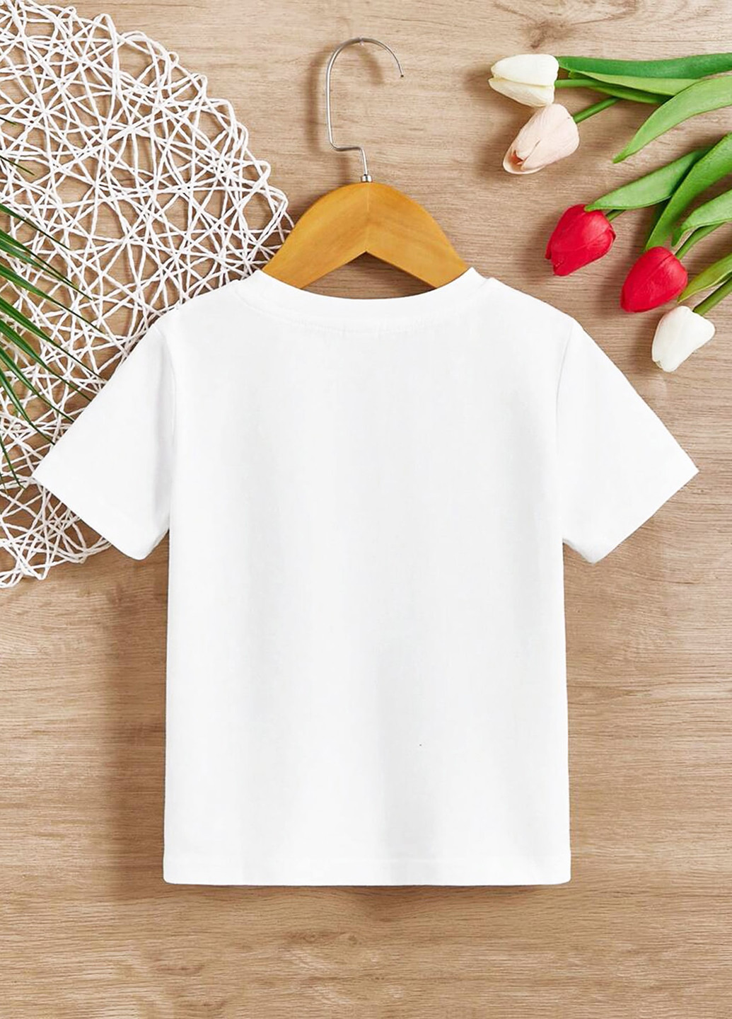 Белая летняя футболка SHEIN