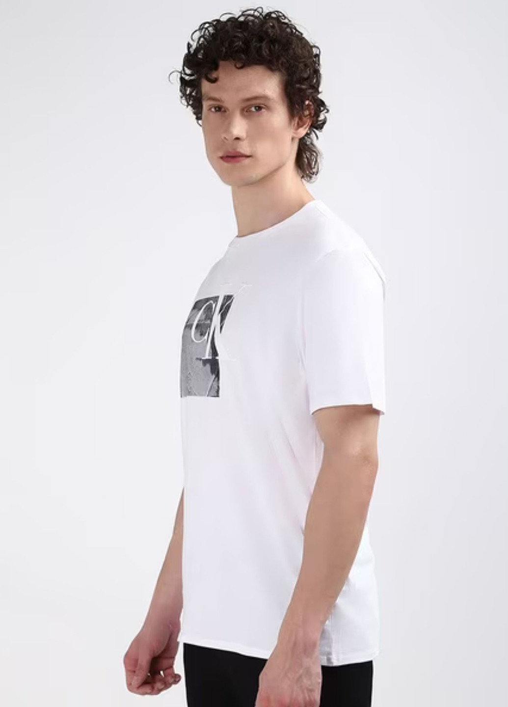 Белая футболка Calvin Klein