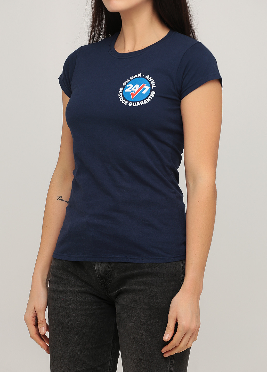 Темно-синяя летняя футболка Gildan