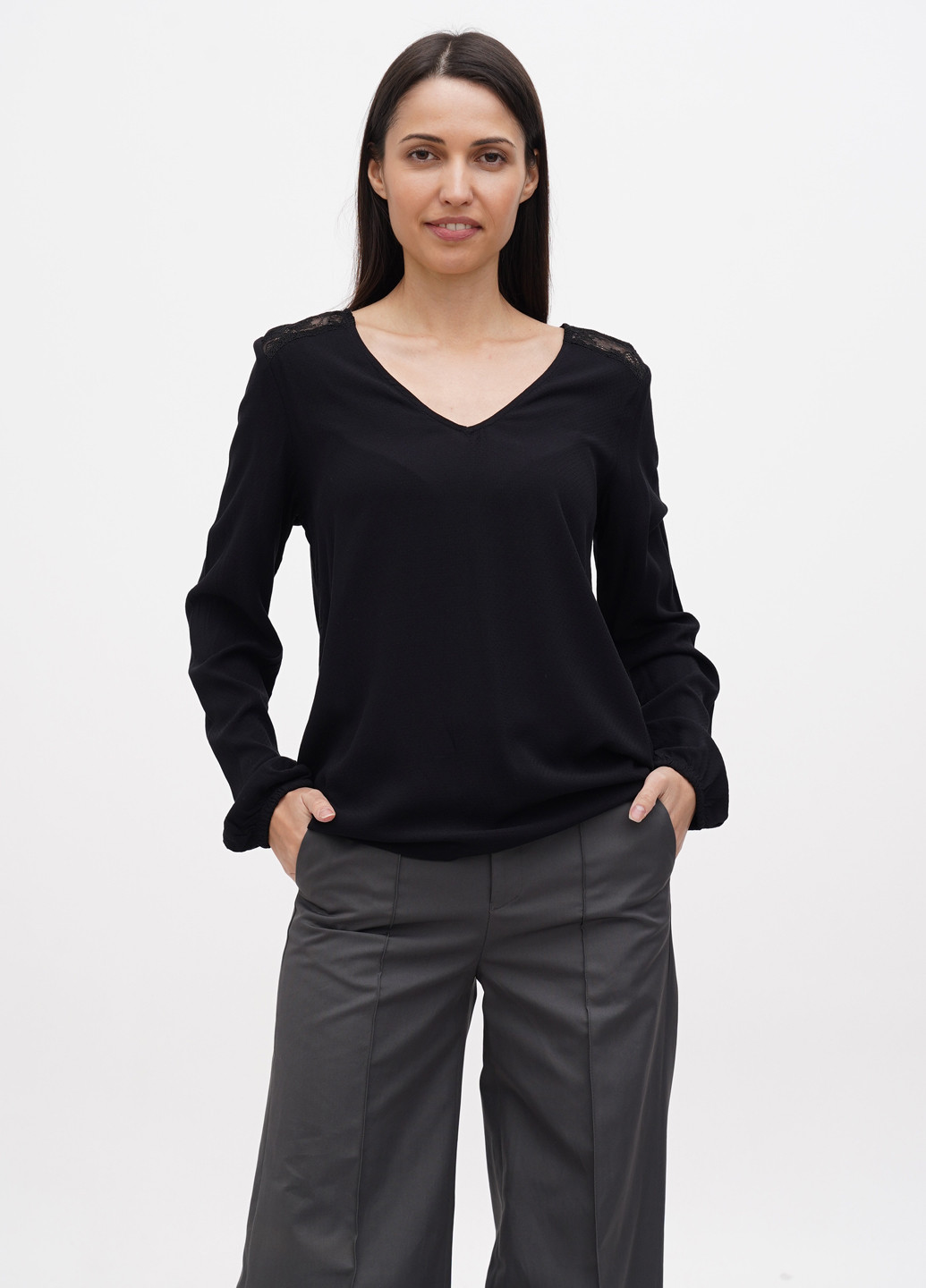 Чорна демісезонна блуза Vero Moda