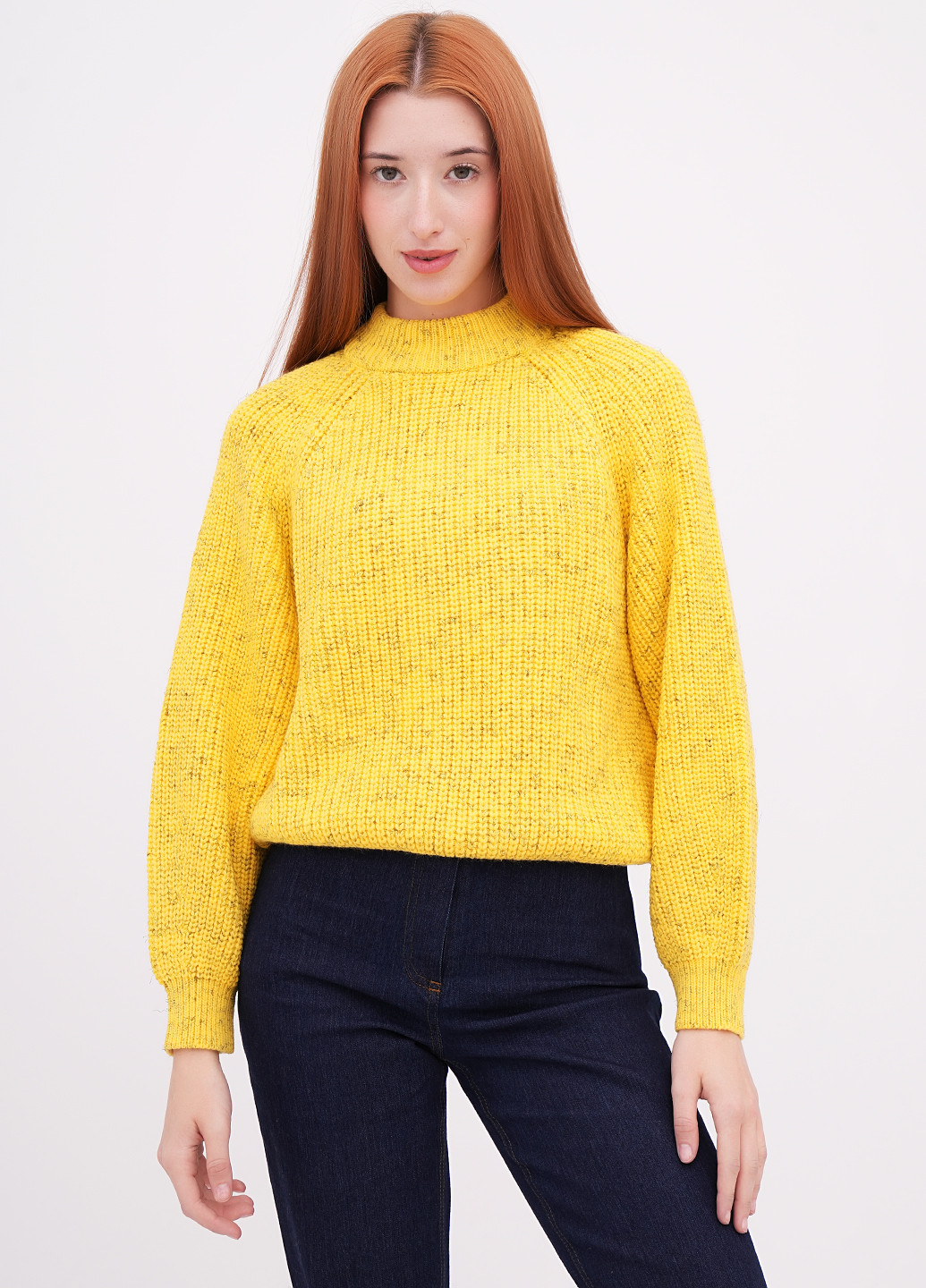 Желтый зимний свитер EQUILIBRI