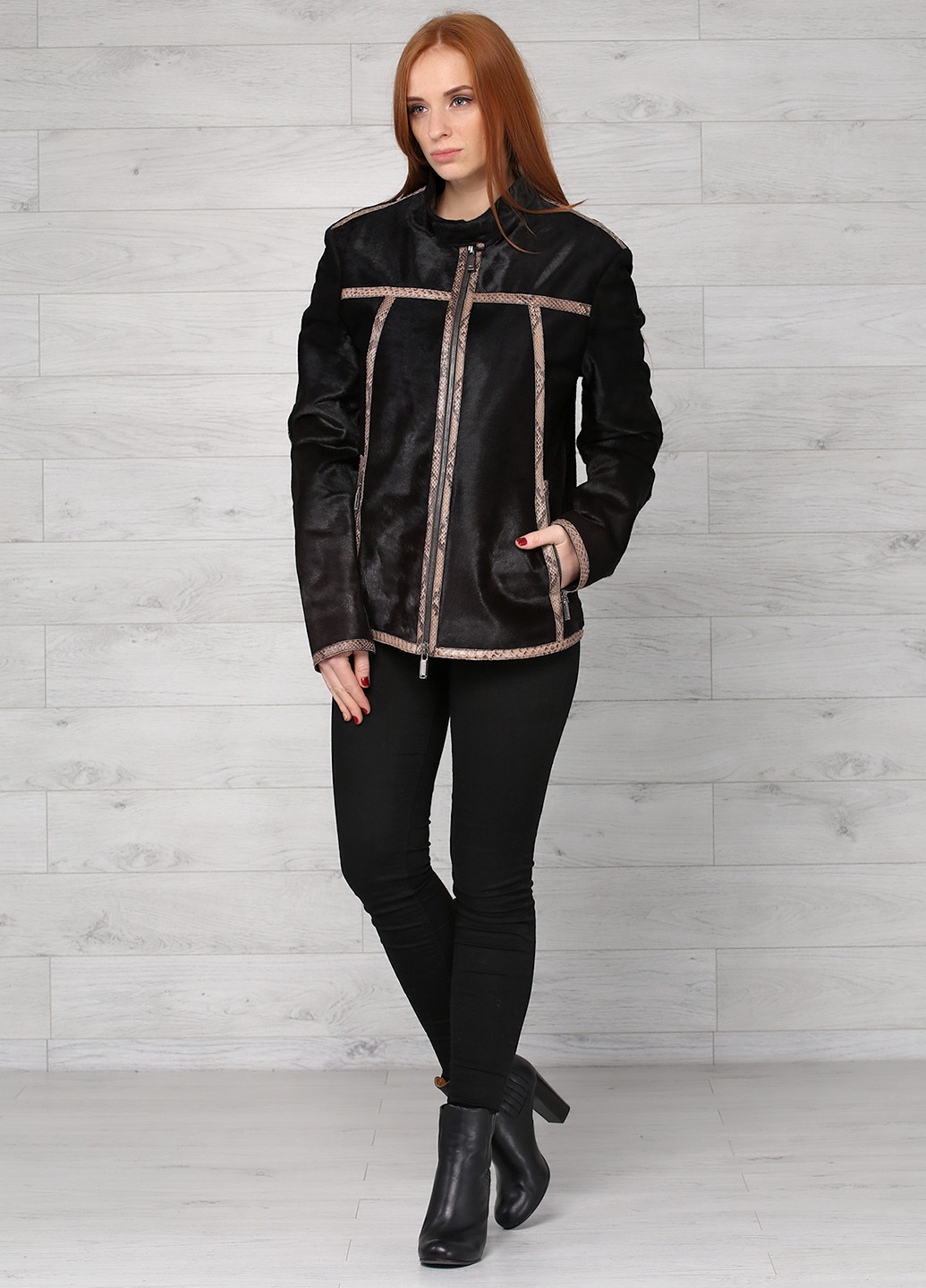 Темно-коричнева демісезонна куртка (хутро поні) Viaveneto