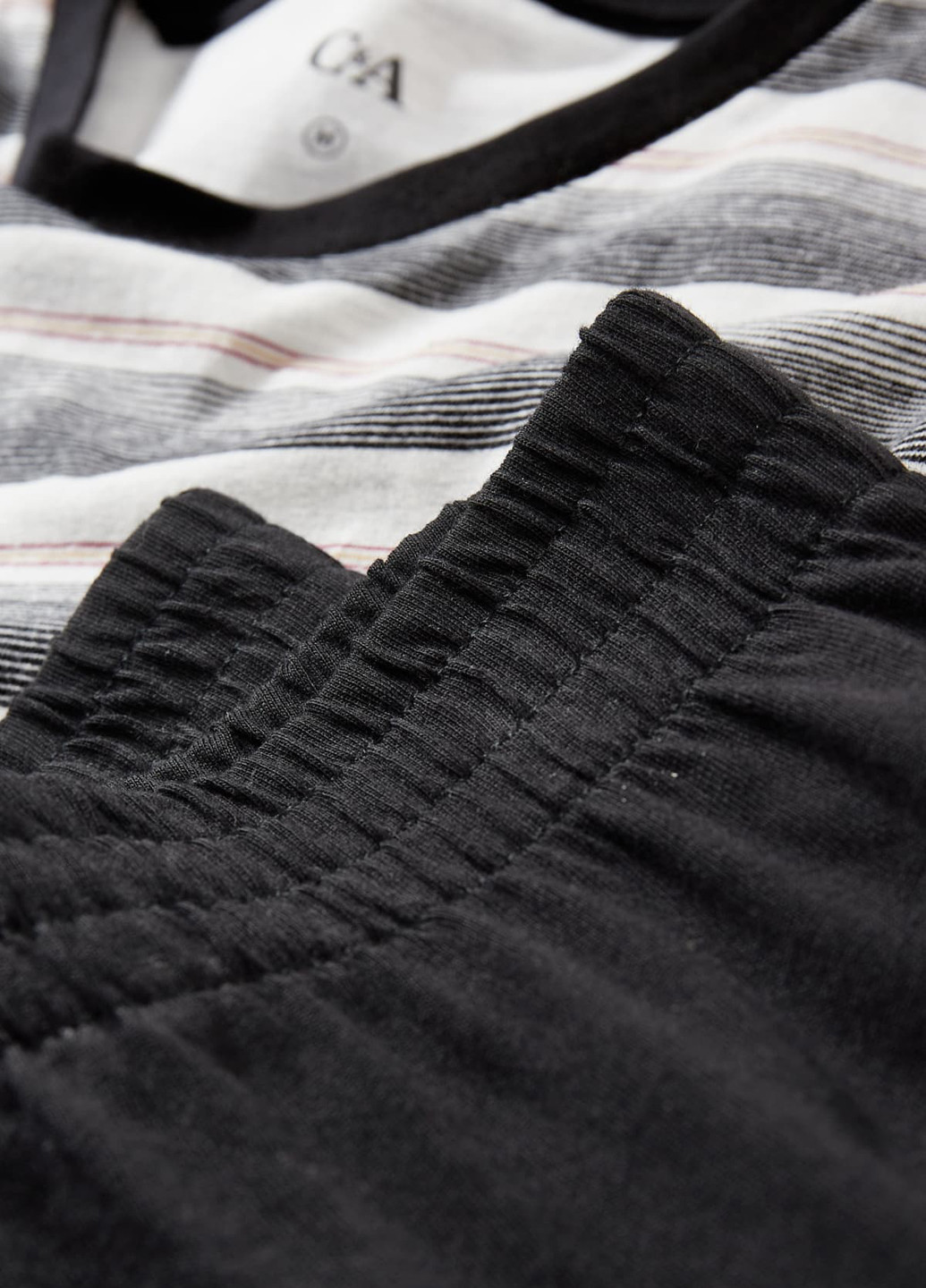 Чорно-білий демісезонний комплект (футболка, шорти) C&A