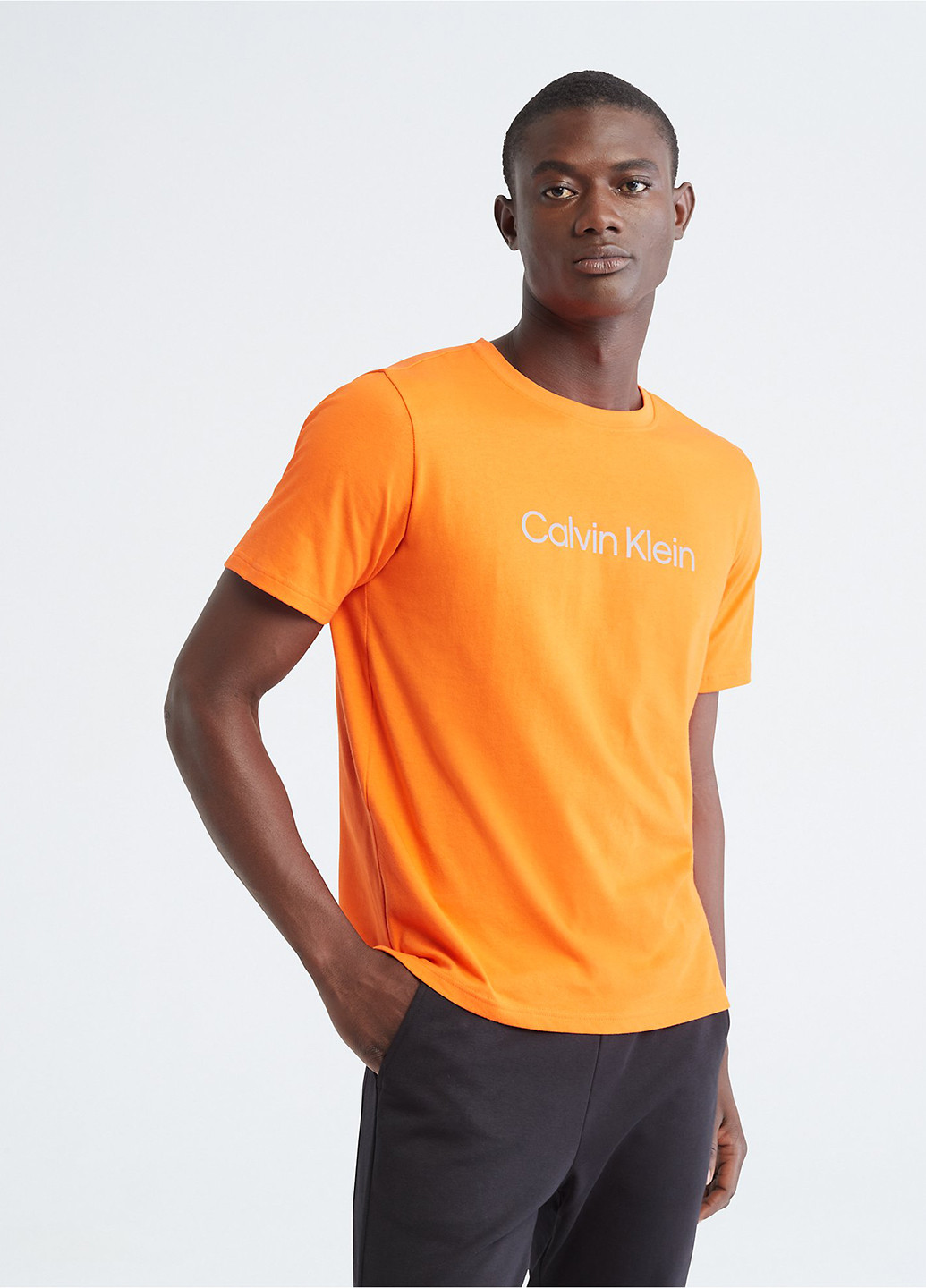 Оранжевая футболка Calvin Klein