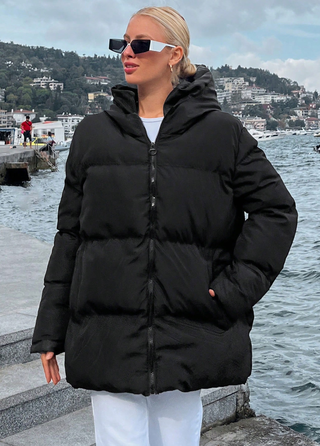 Чорна зимня куртка SHEIN