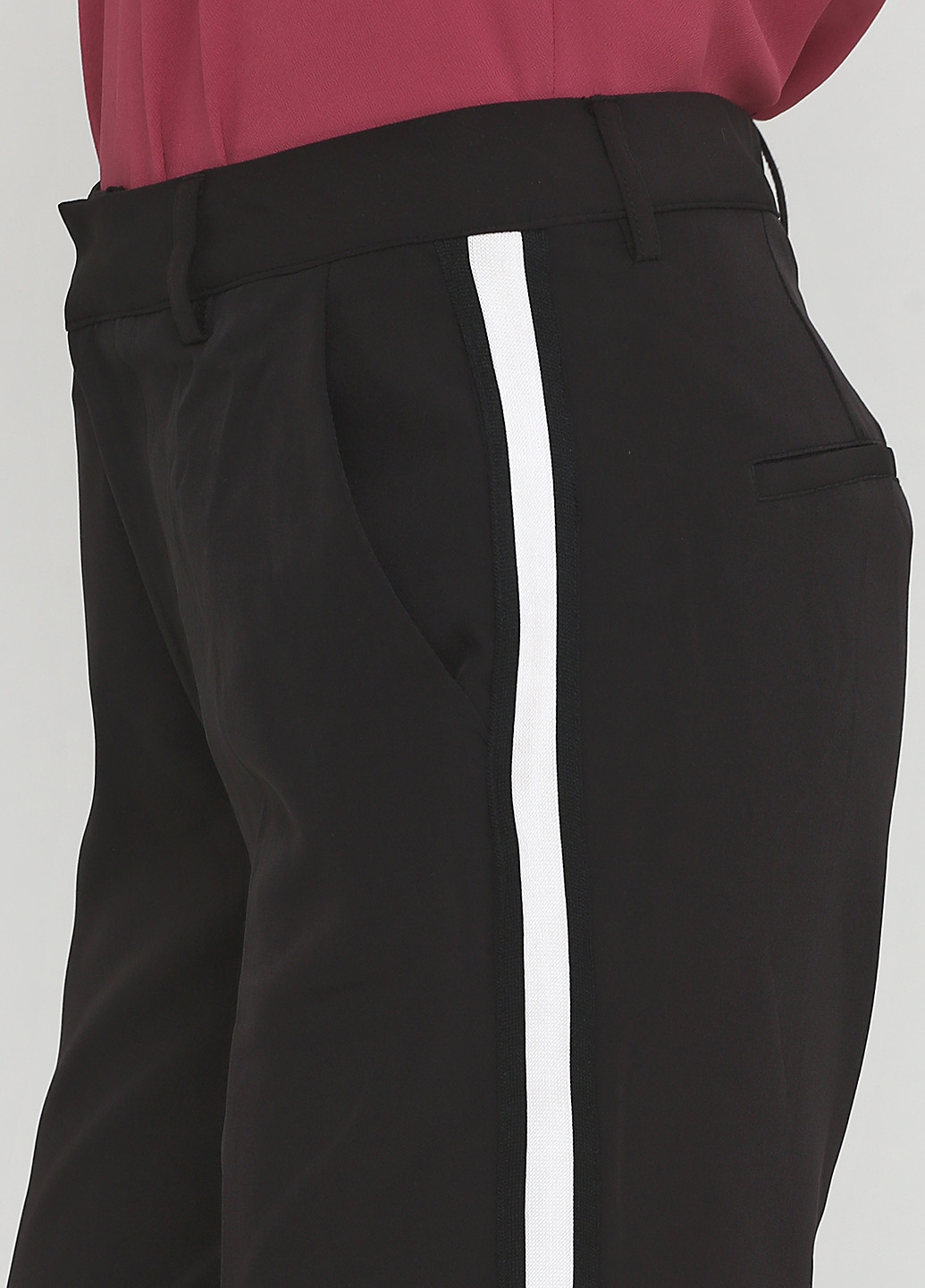 Черные кэжуал демисезонные зауженные брюки Jennyfer