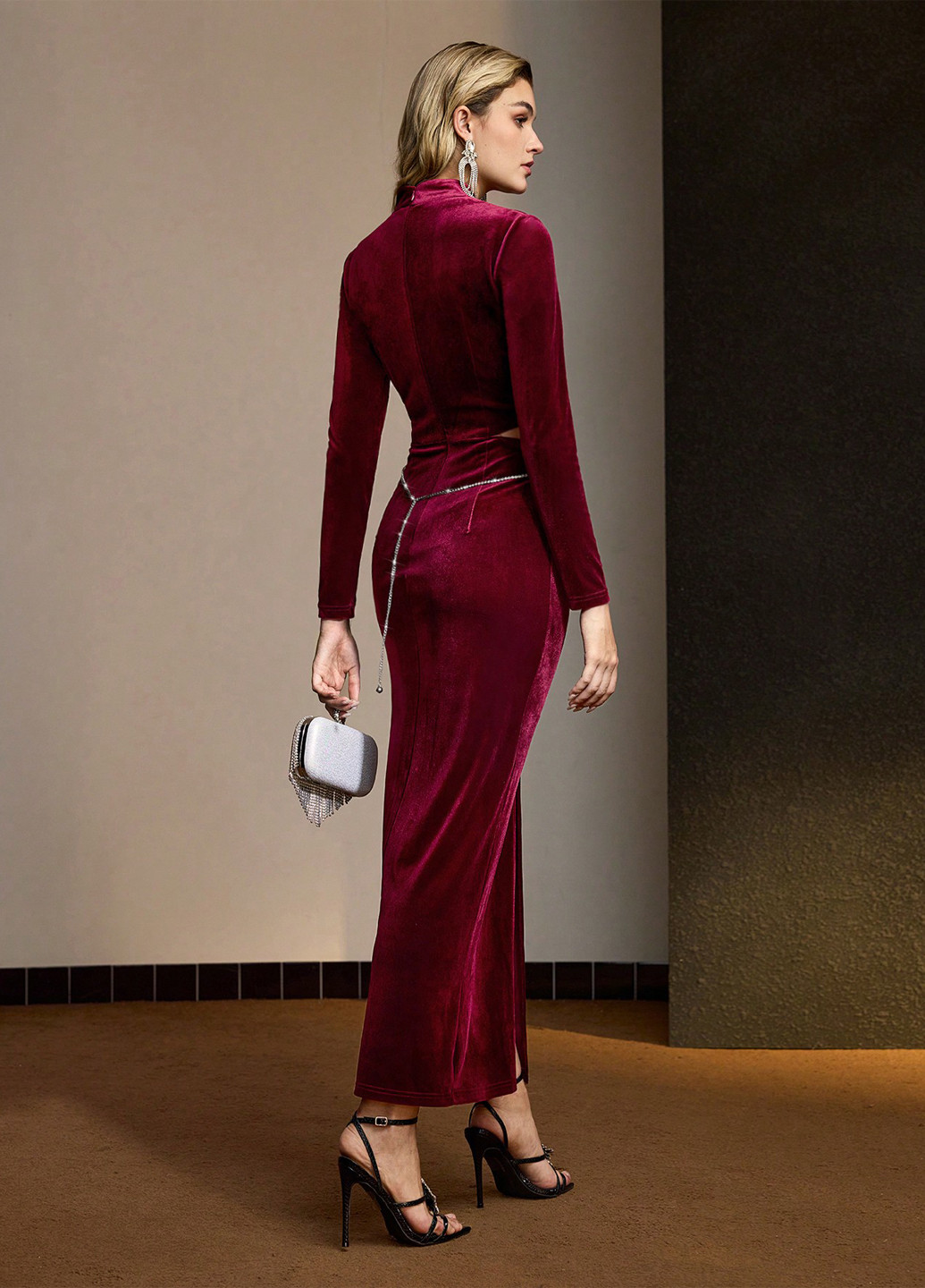 Бордовое вечернее платье футляр SHEIN однотонное