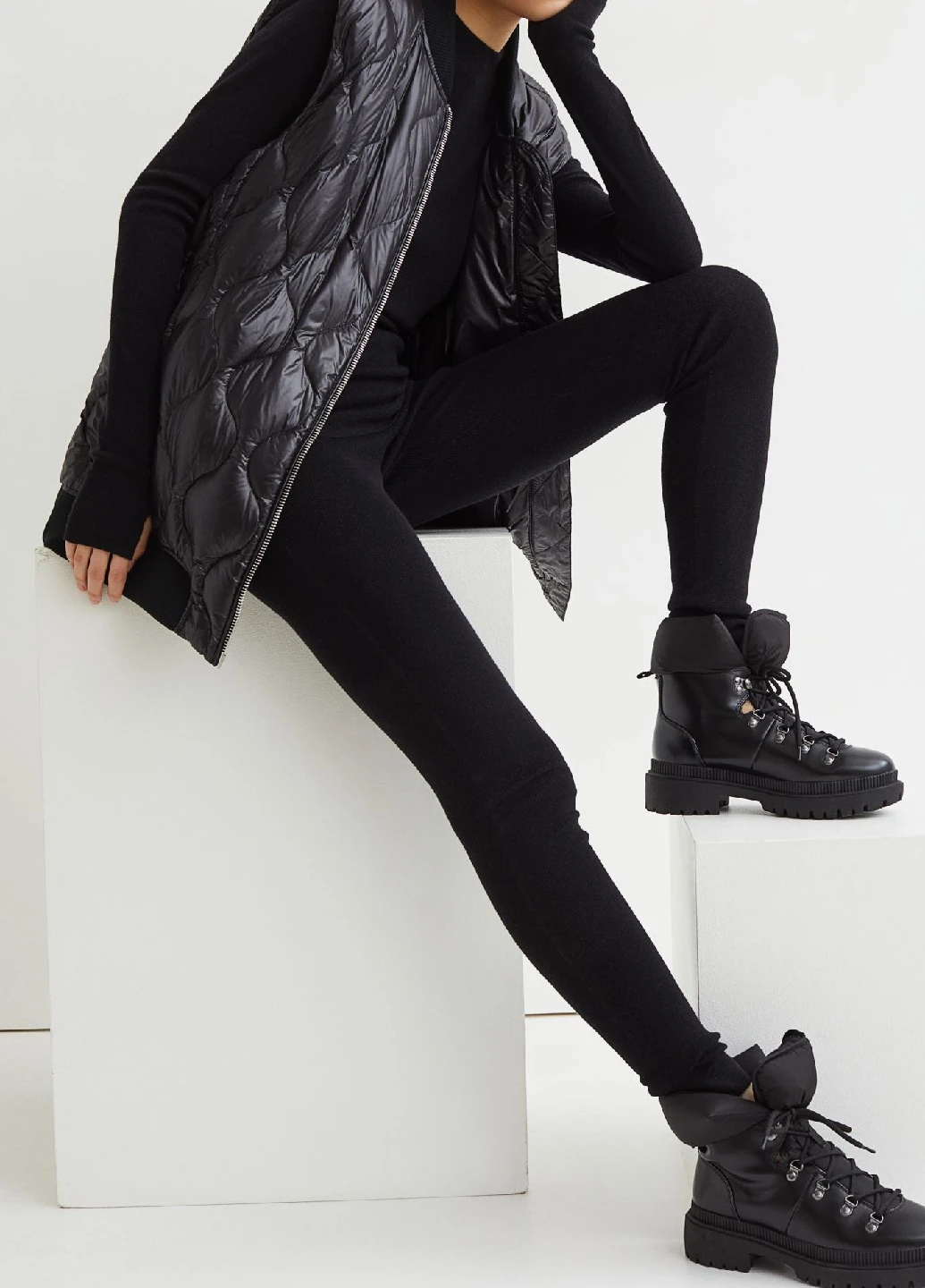 Черные демисезонные леггинсы H&M