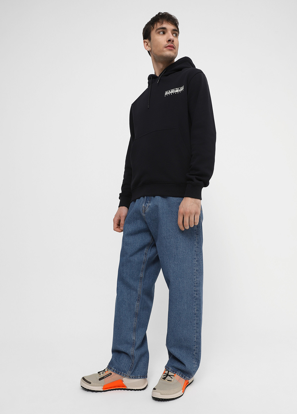 Бежевые демисезонные кроссовки Ecco