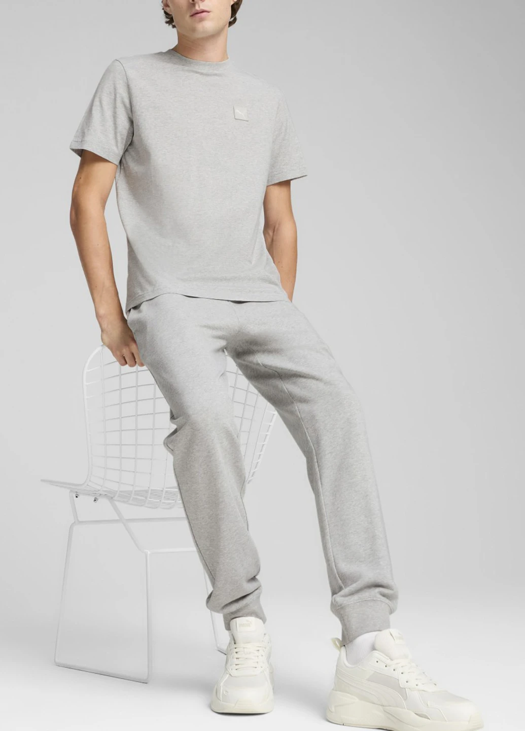 Серая футболка Puma ESS ELEVATED Tee