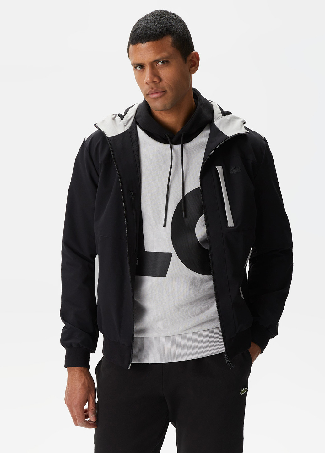 Черная демисезонная куртка Lacoste