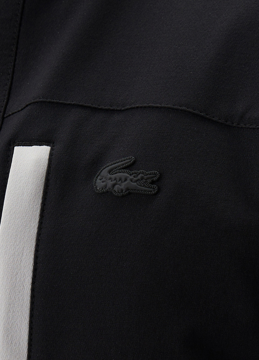 Черная демисезонная куртка Lacoste