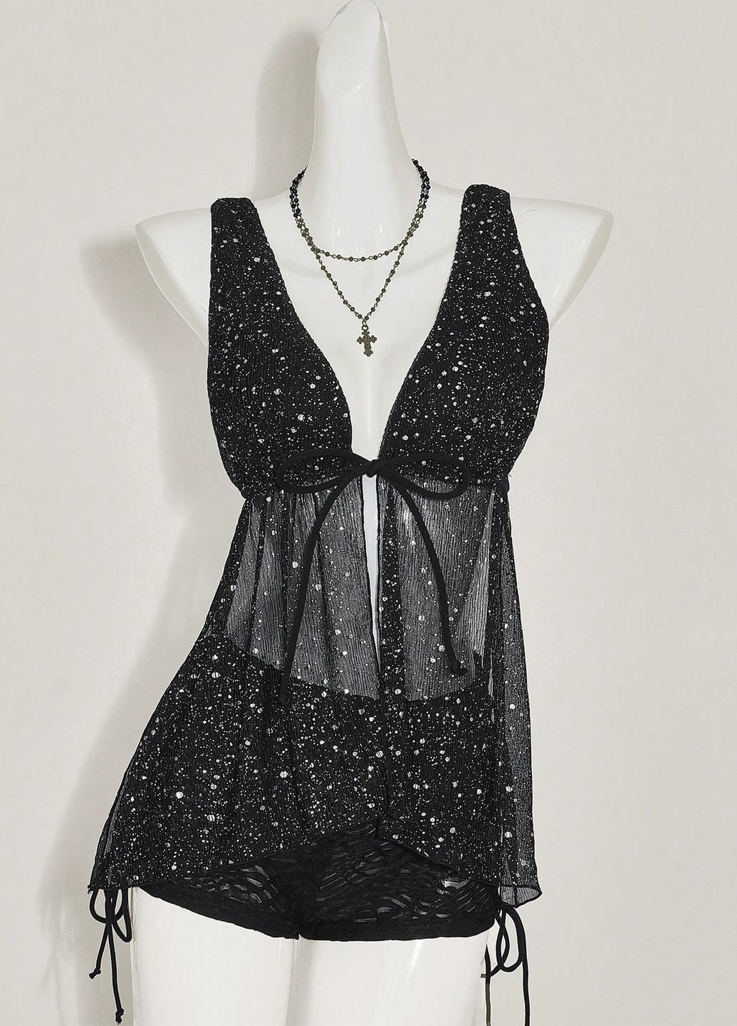 Чёрная блуза с баской SHEIN