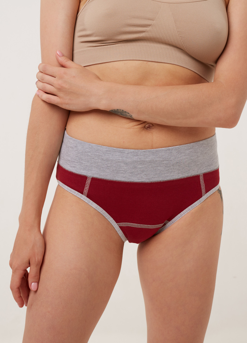 спортсменки трусики