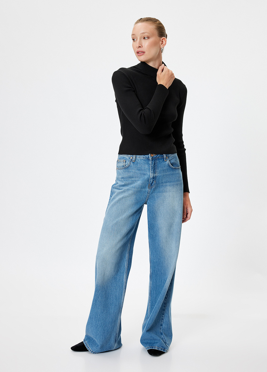 Черный демисезонный свитер KOTON