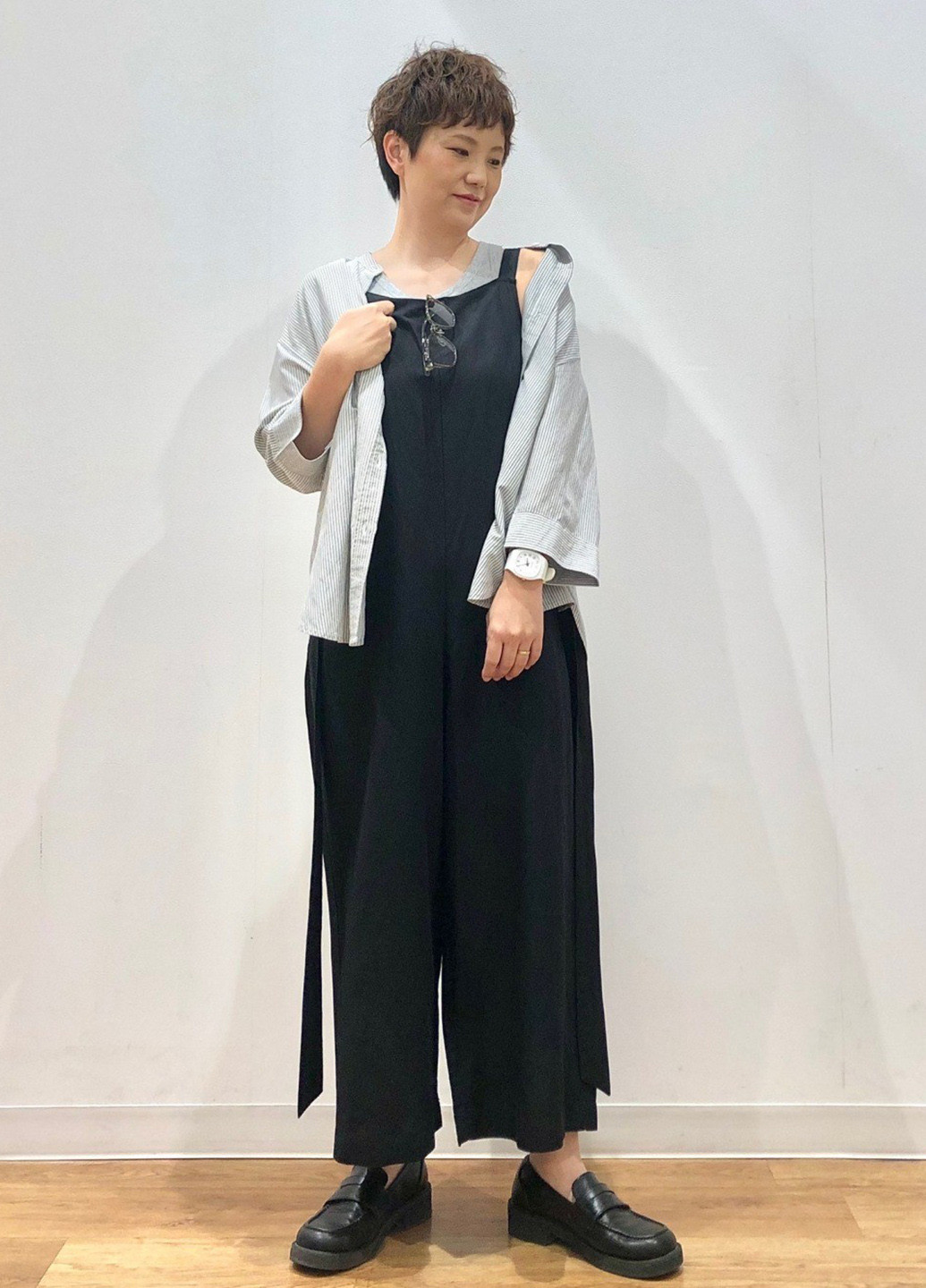 Комбинезон Uniqlo комбинезон-брюки однотонный чёрный кэжуал лен, вискоза