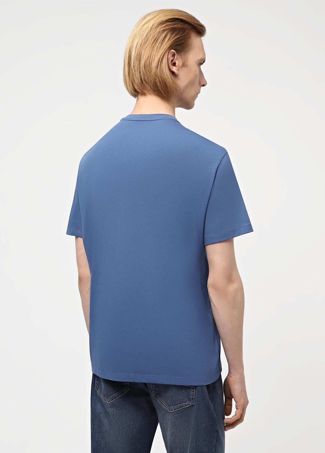 Синяя футболка Armani Exchange