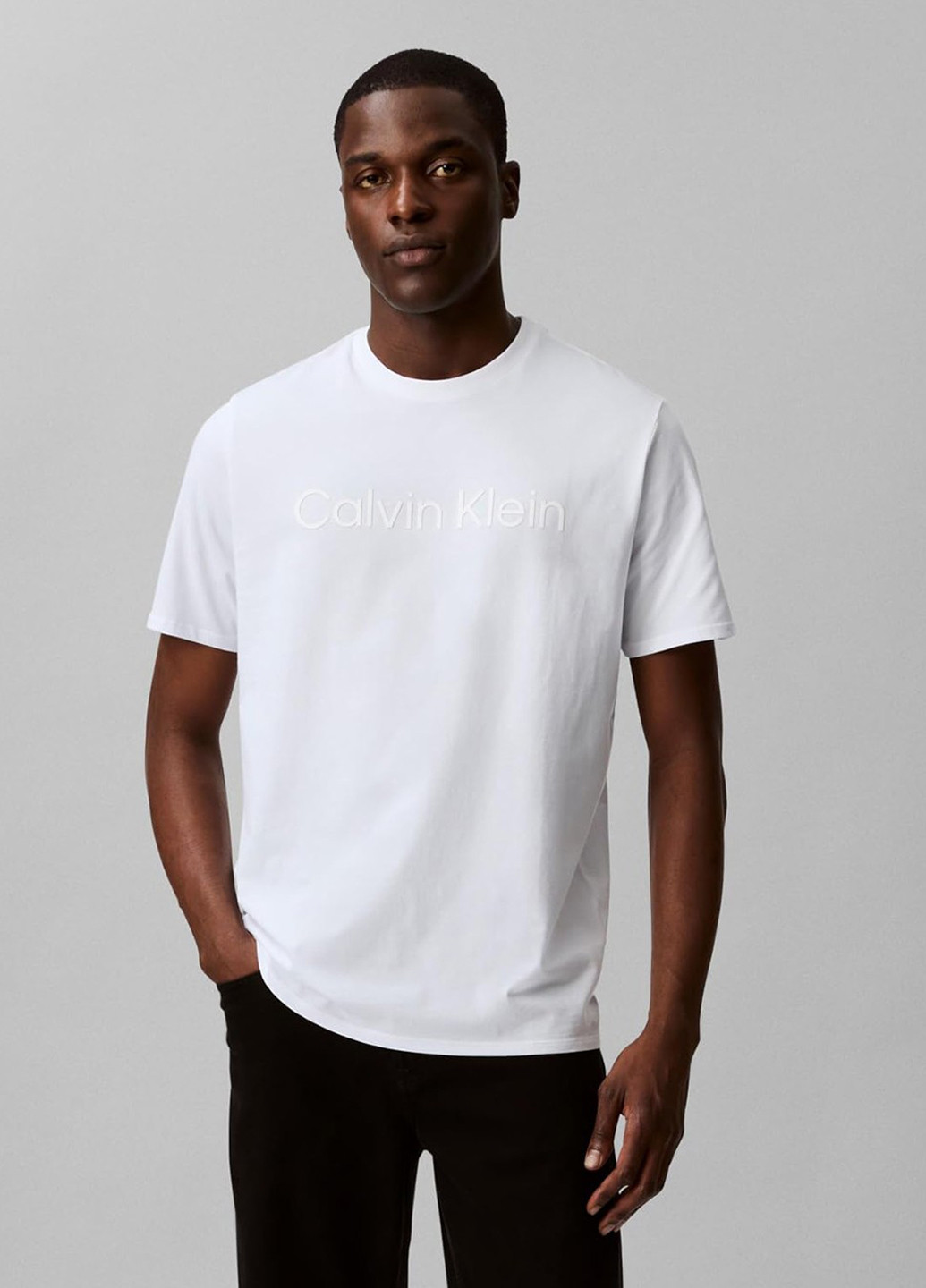 Белая футболка Calvin Klein