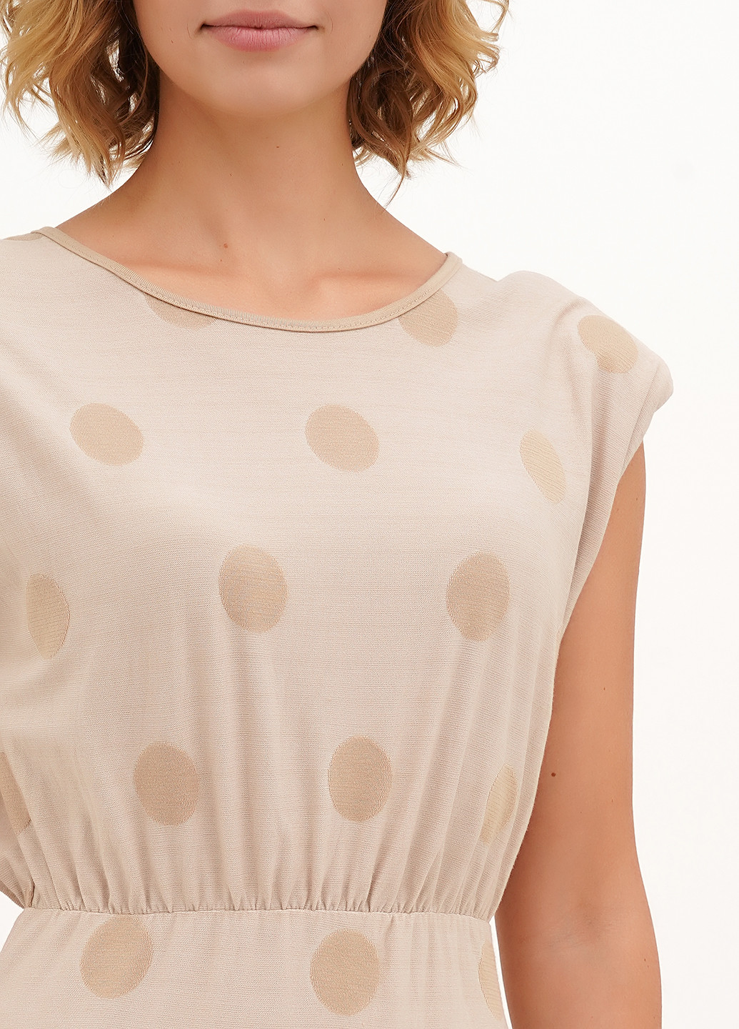 Бежевое кэжуал платье футляр Joie Clair в горошек