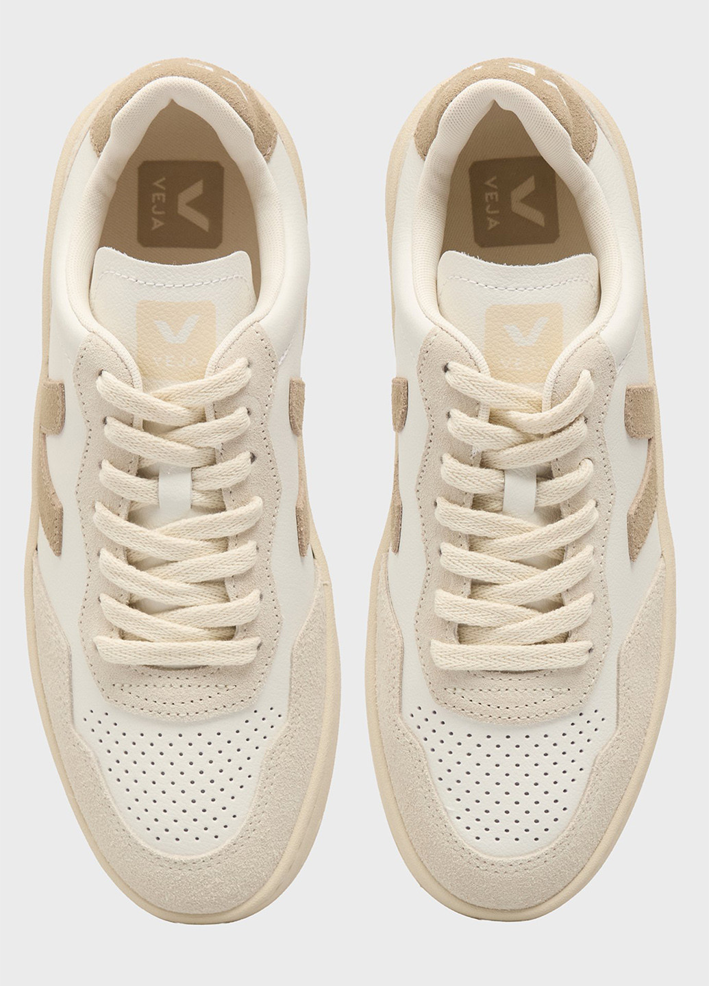 Білі кеди Veja