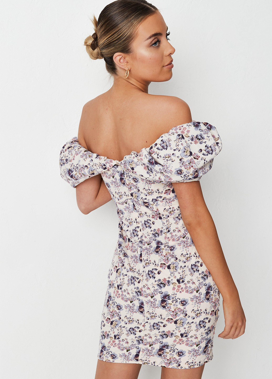 Комбинированное кэжуал платье с открытыми плечами Missguided с цветочным принтом