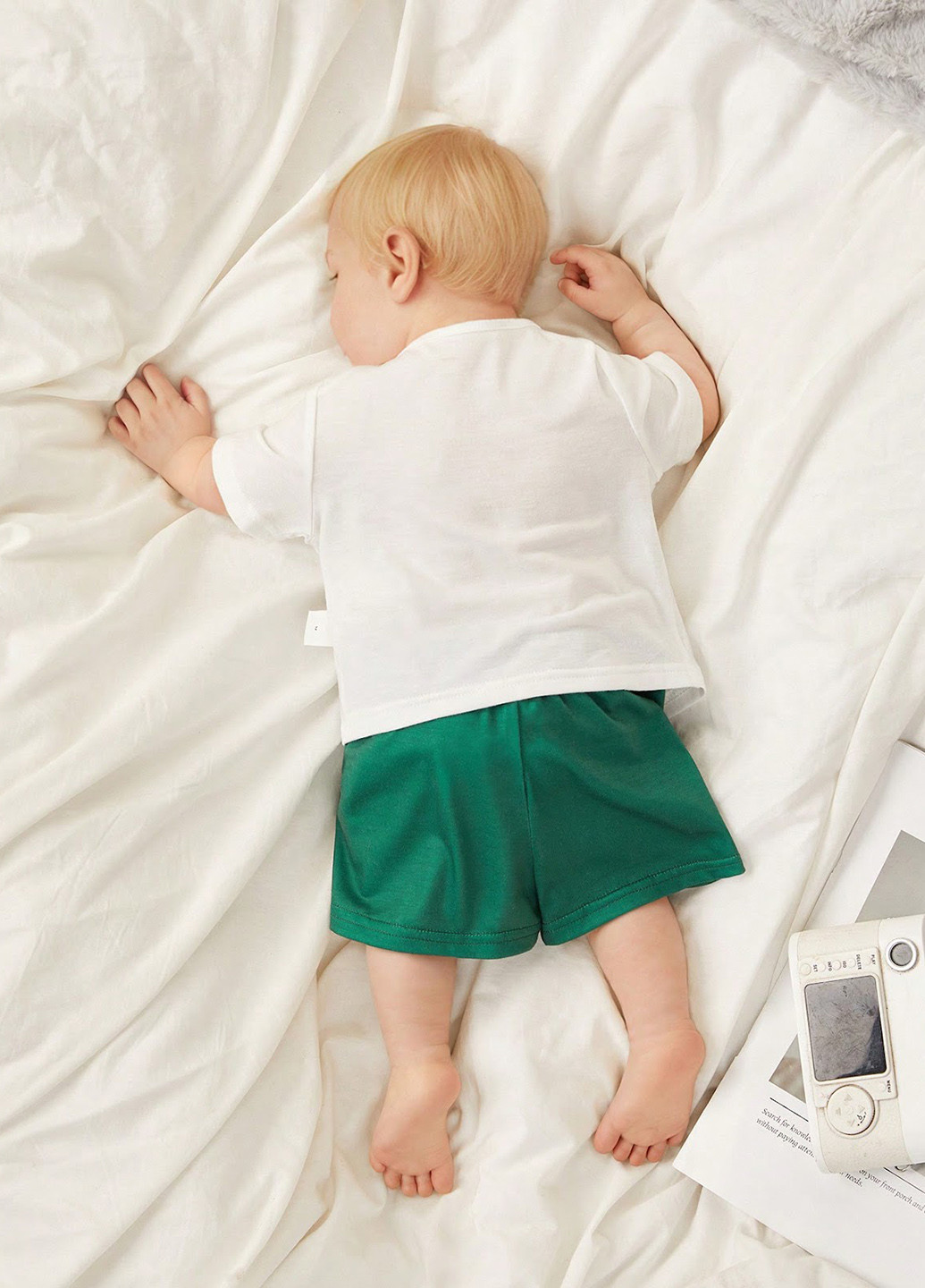 Комбінований літній комплект (футболка, шорти) SHEIN