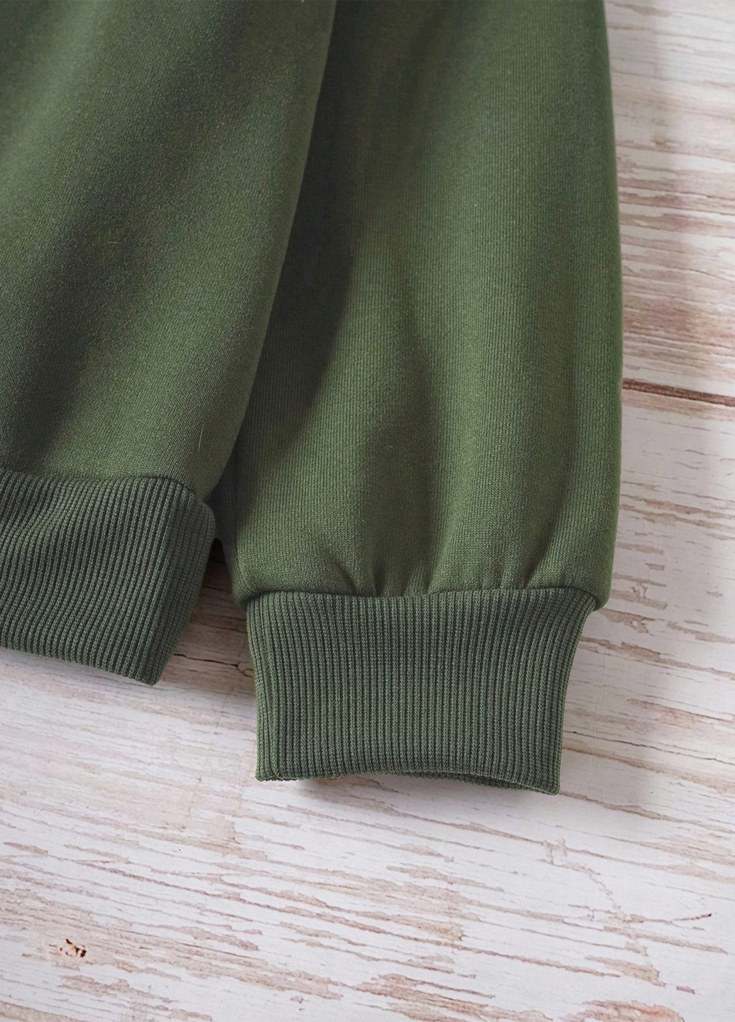 Хаки свитшот SHEIN рисунок без декора (364099825)