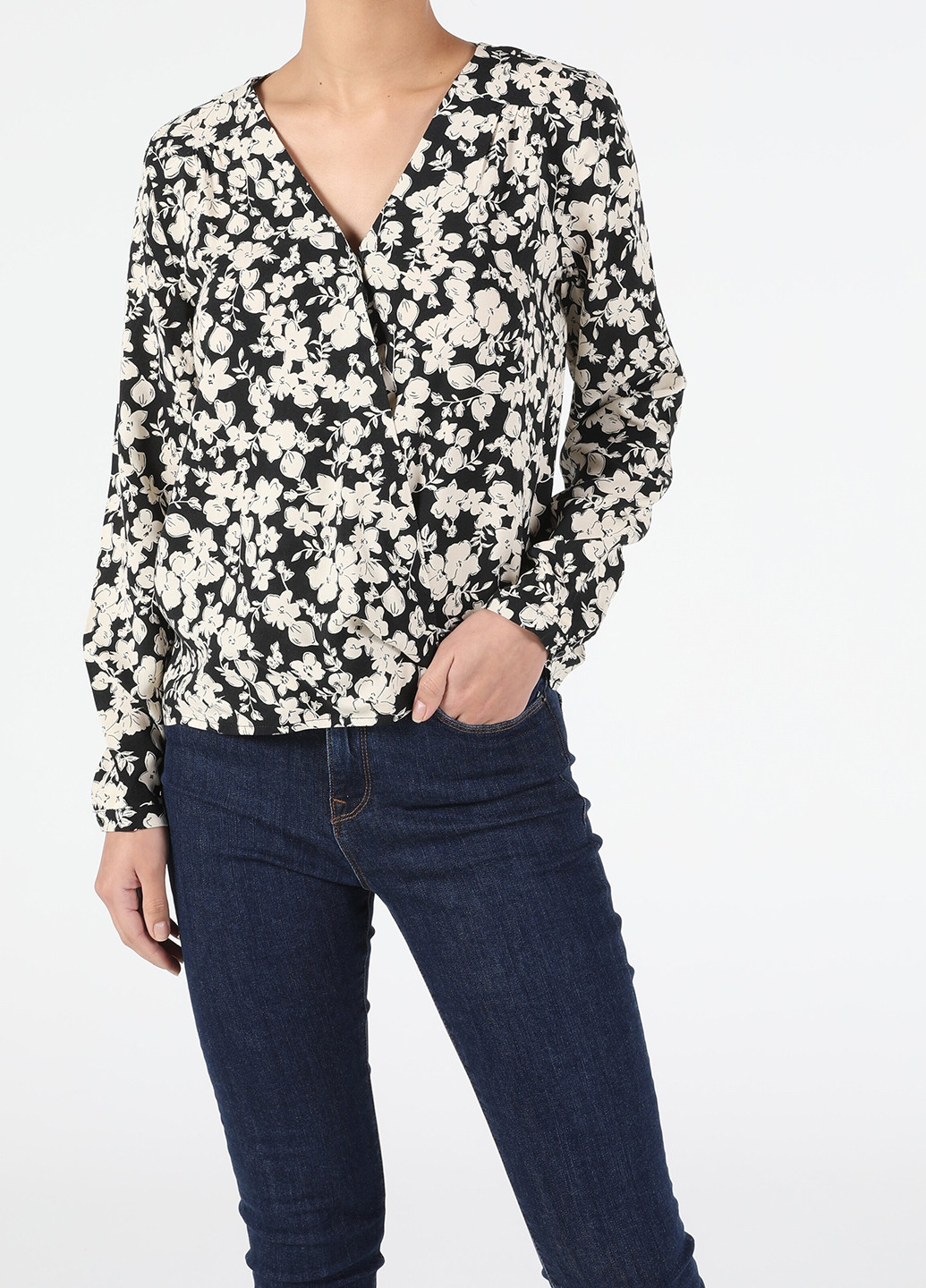 Чёрная блуза Colin's